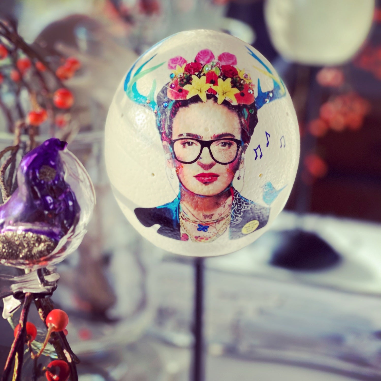 Frida_kunterbunt_Lampe_Straussenei_stil_aus.jpg