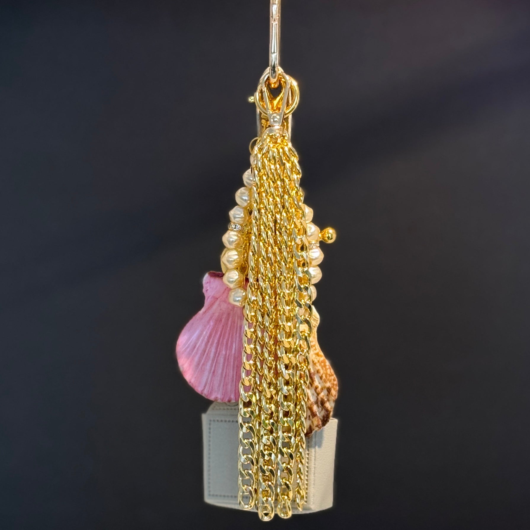 CLUNK™ – About Couture & Pearls • Taschen-Statement