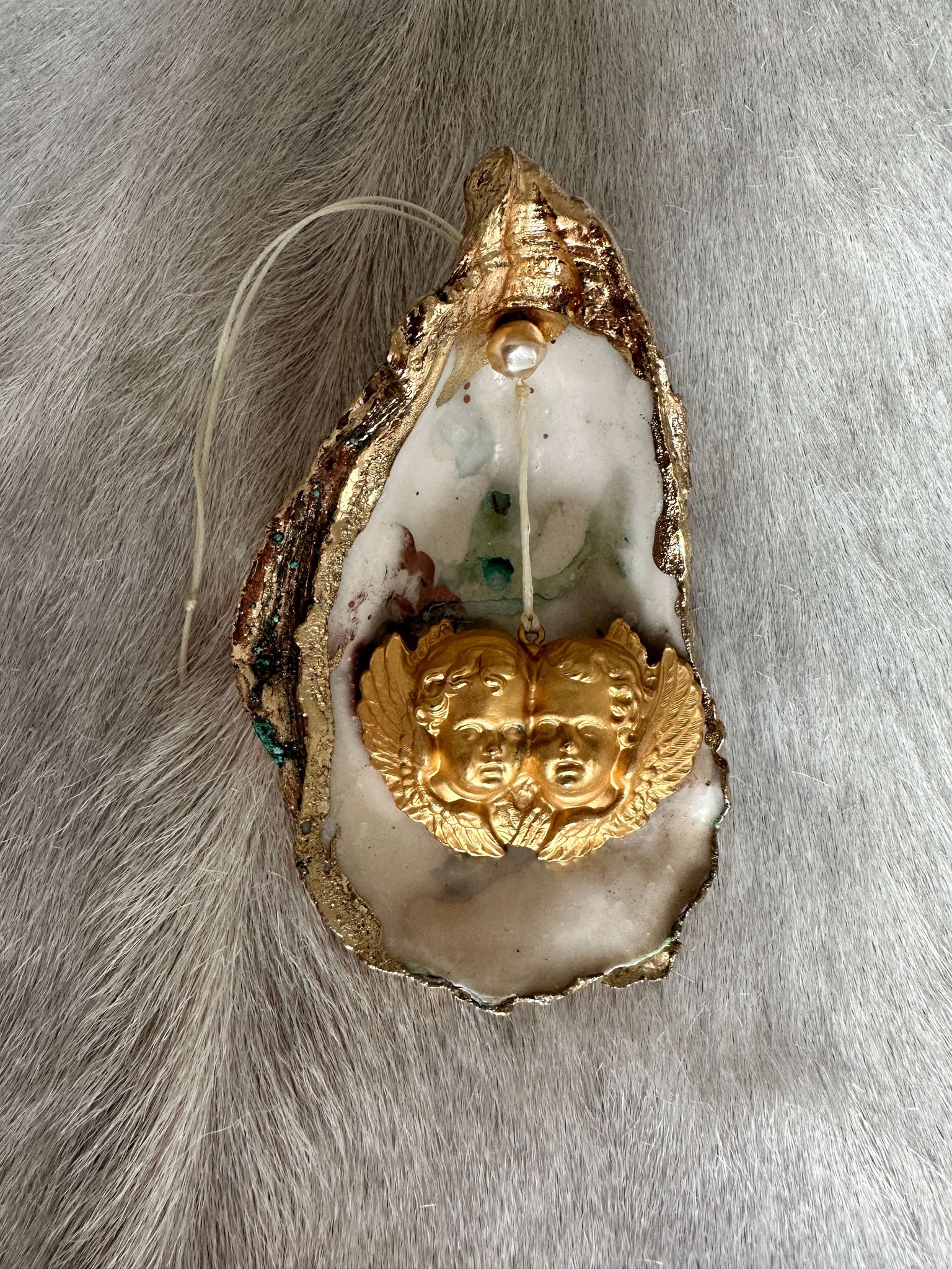 Oyster shell with pendant: Putten Duo matt 