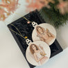 Handveredeltes Deko - Objekt: 2er Set Holy Charms „Schuhglück“ von ei - nzigartig
