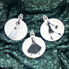 Handveredeltes Deko - Objekt: 3er Set Holy Charms „Black & White Society“ von ei - nzigartig