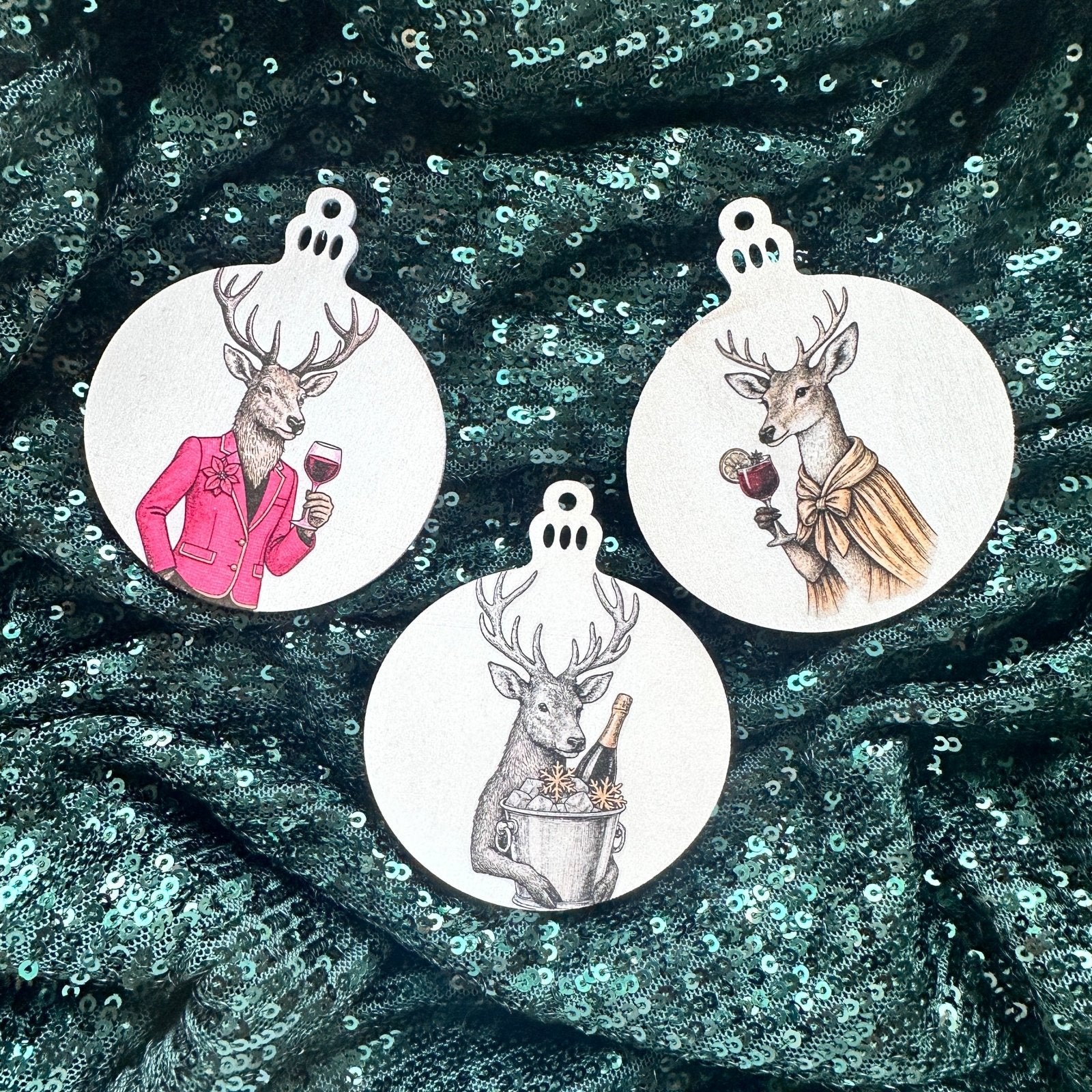 Handveredeltes Deko - Objekt: 3er Set Holy Charms „Cheers my Deers“ von ei - nzigartig