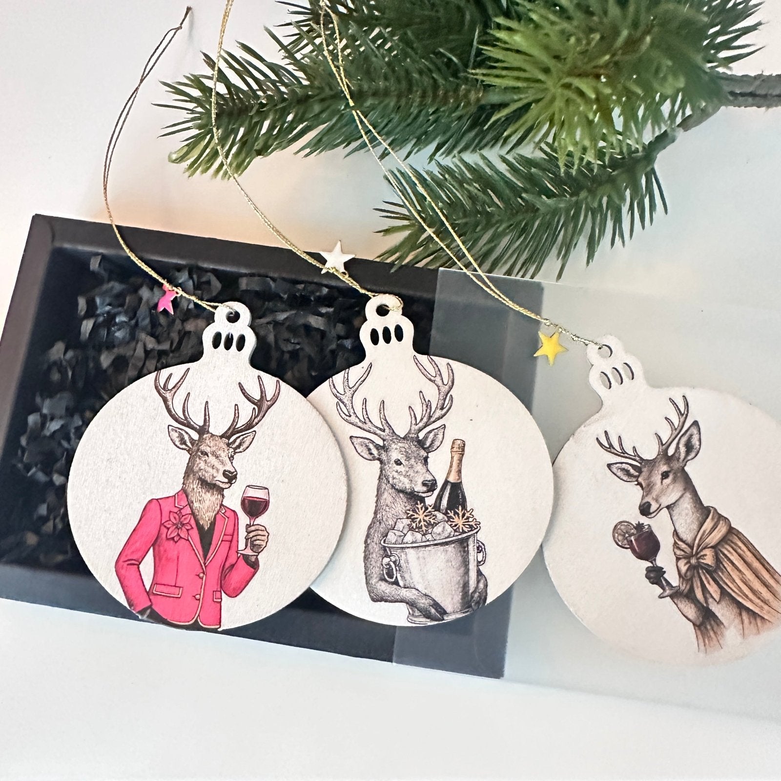 Handveredeltes Deko - Objekt: 3er Set Holy Charms „Cheers my Deers“ von ei - nzigartig