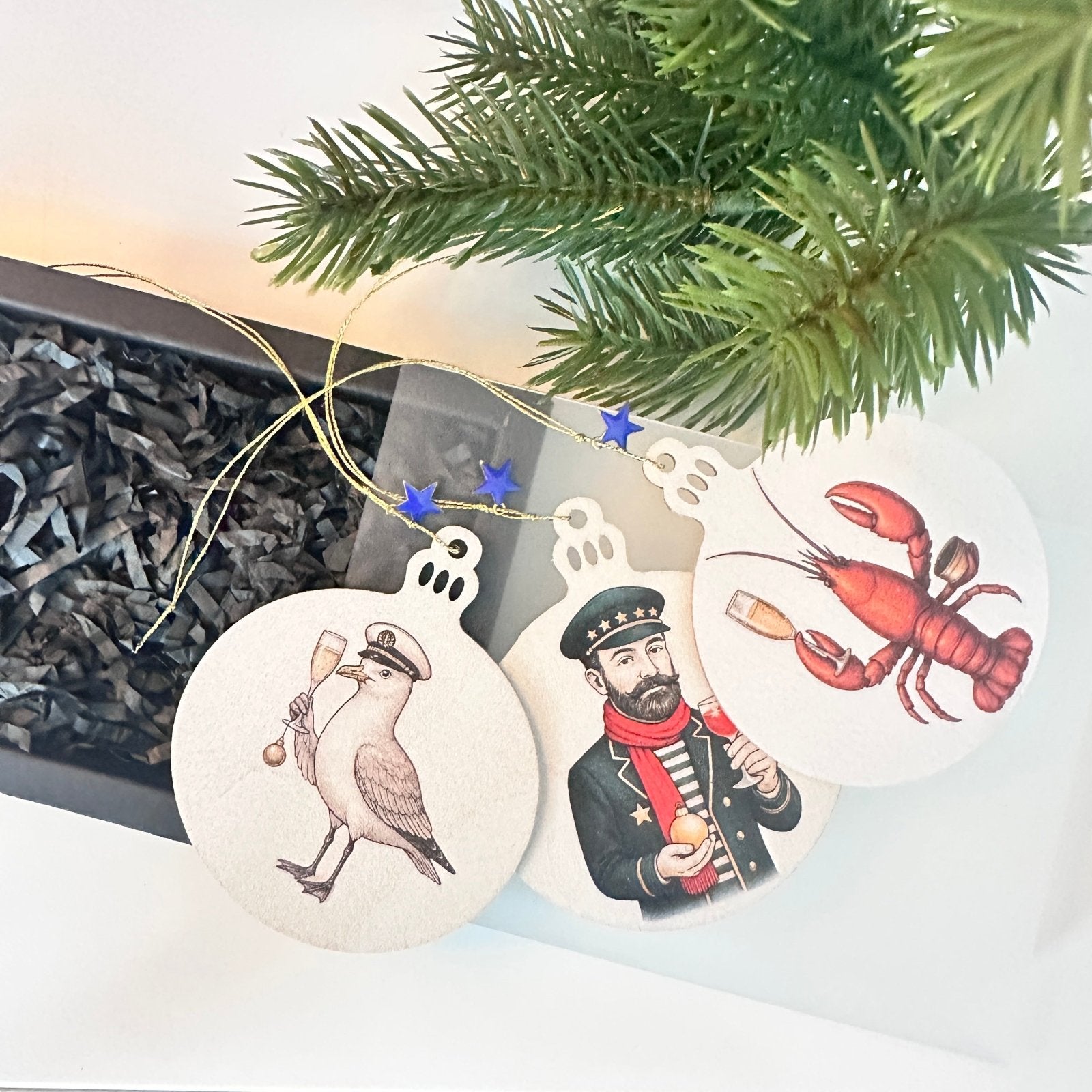 Handveredeltes Deko - Objekt: 3er Set Holy Charms „Coastal Cheers“ von ei - nzigartig