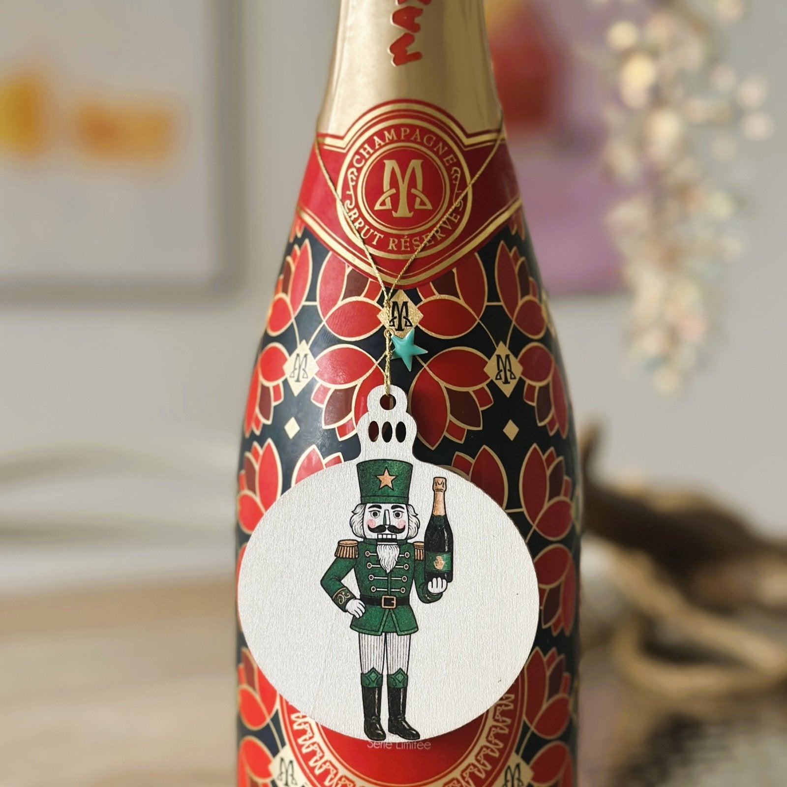 Handveredeltes Deko - Objekt: 3er Set Holy Charms „Moët Cracker“ von ei - nzigartig