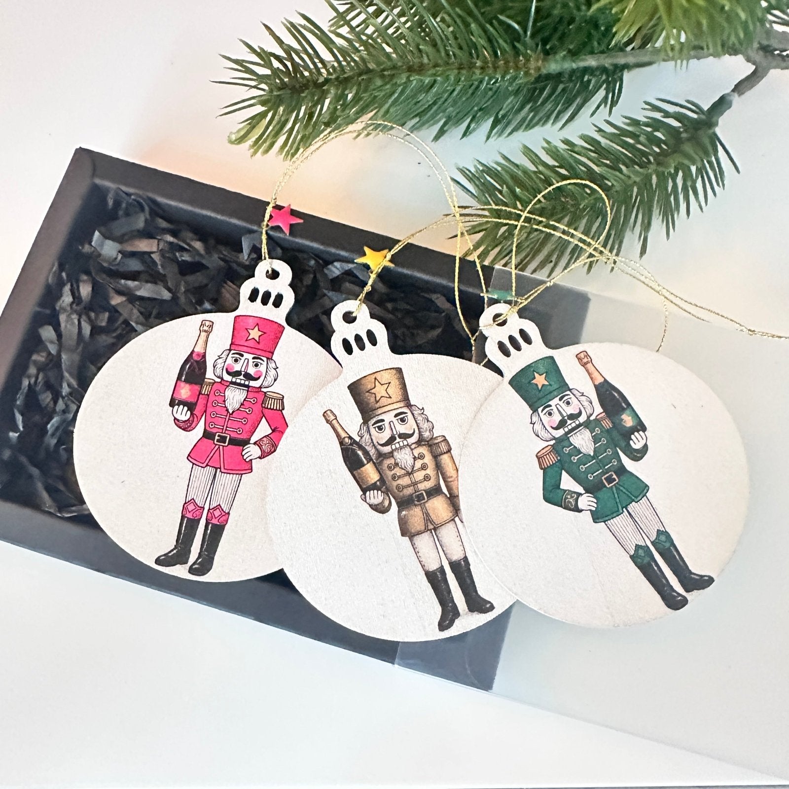 Handveredeltes Deko - Objekt: 3er Set Holy Charms „Moët Cracker“ von ei - nzigartig