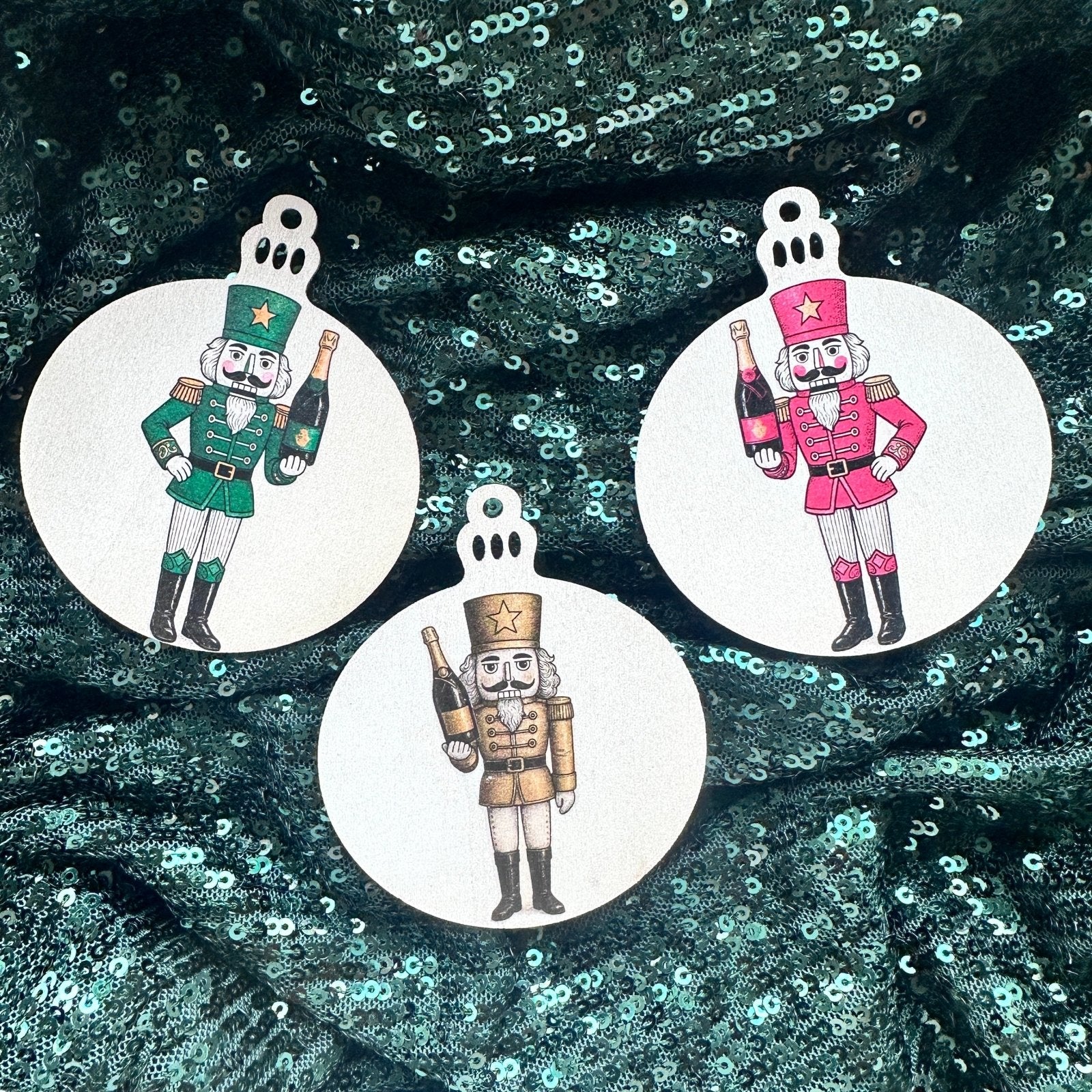 Handveredeltes Deko - Objekt: 3er Set Holy Charms „Moët Cracker“ von ei - nzigartig