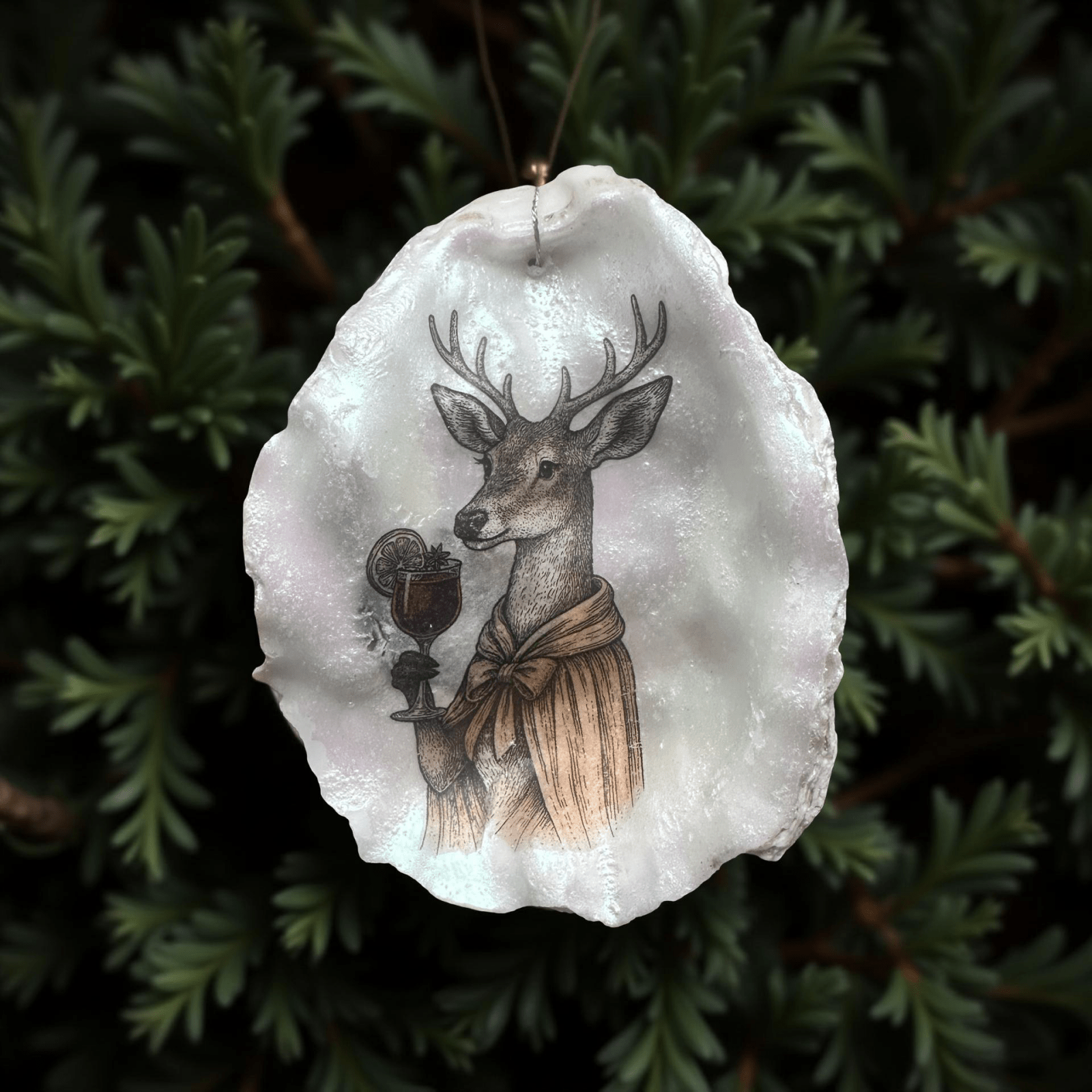 Handveredeltes Deko - Objekt: Auster "Lady Deer" X - Mas Glamdeko von ei - nzigartig