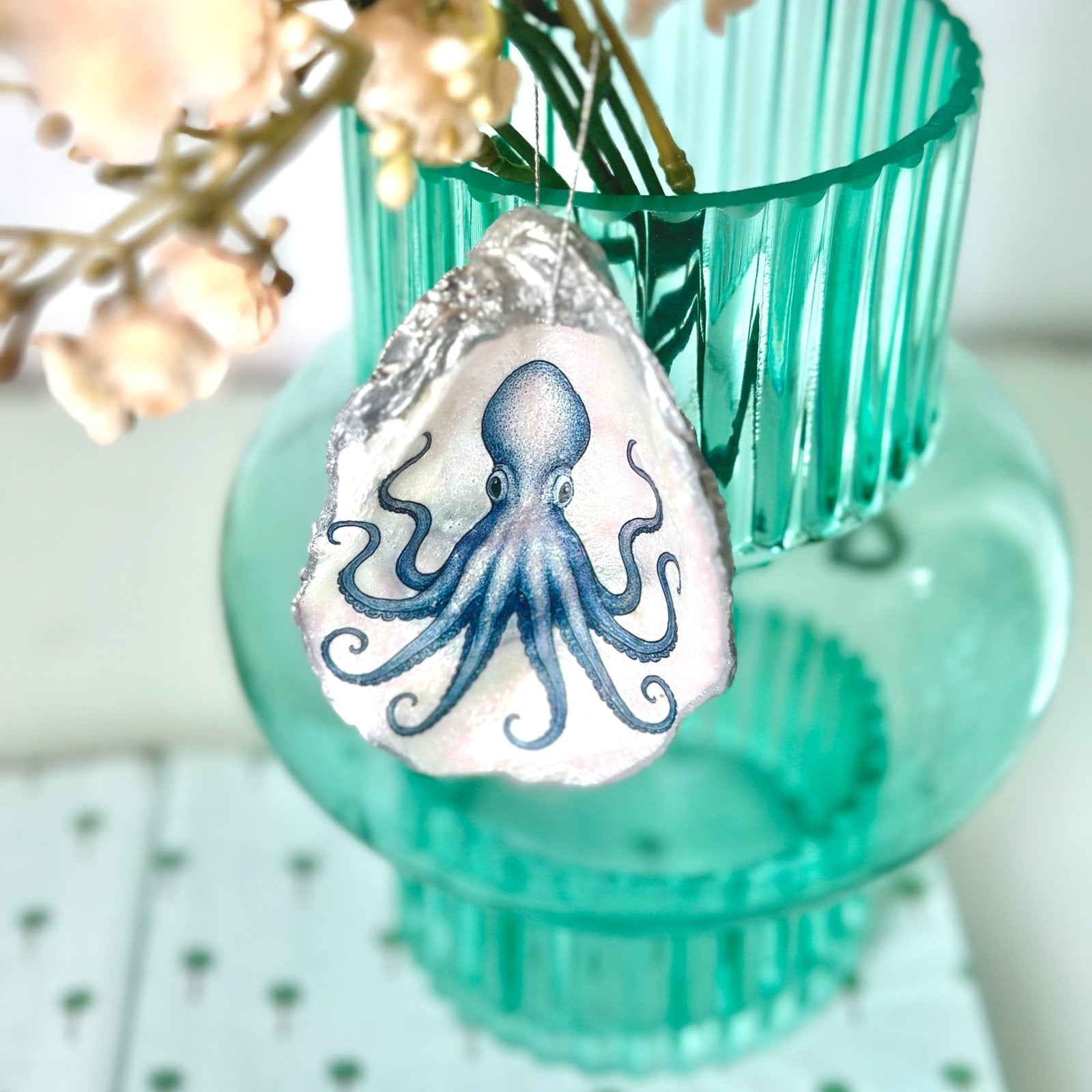 Handveredeltes Deko - Objekt: Auster "Oktopus" Kunst - Muschel mit Gold oder Perlmutt von ei - nzigartig