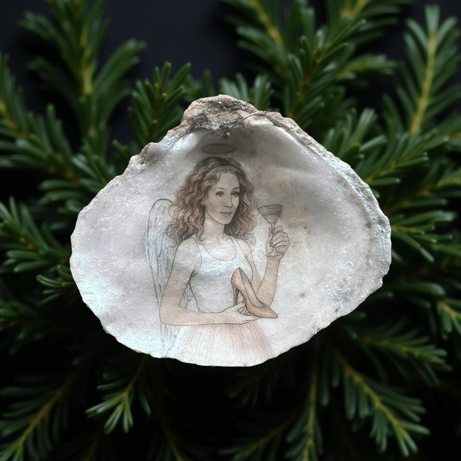 Handveredeltes Deko - Objekt: Auster "SATC: Saint & the Champagne" X - Mas Glamdeko von ei - nzigartig