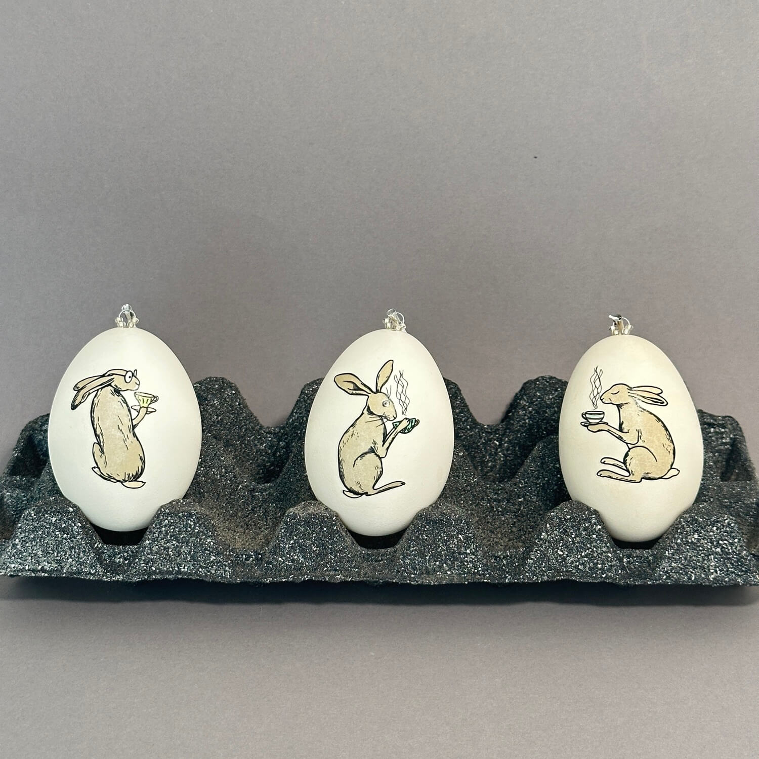 Handveredeltes Deko - Objekt: Breakfast Bunnies, 3er Set Gänseeier von ei - nzigartig