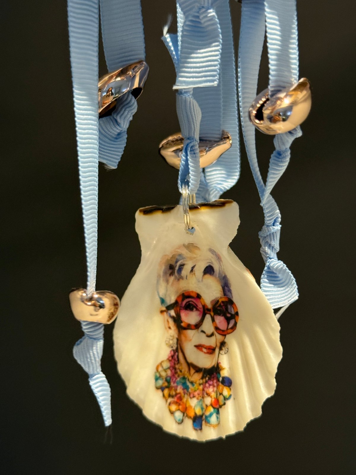 Handveredeltes Deko - Objekt: CLUNK™ – IRISistible • Taschen - Statement von ei - nzigartig