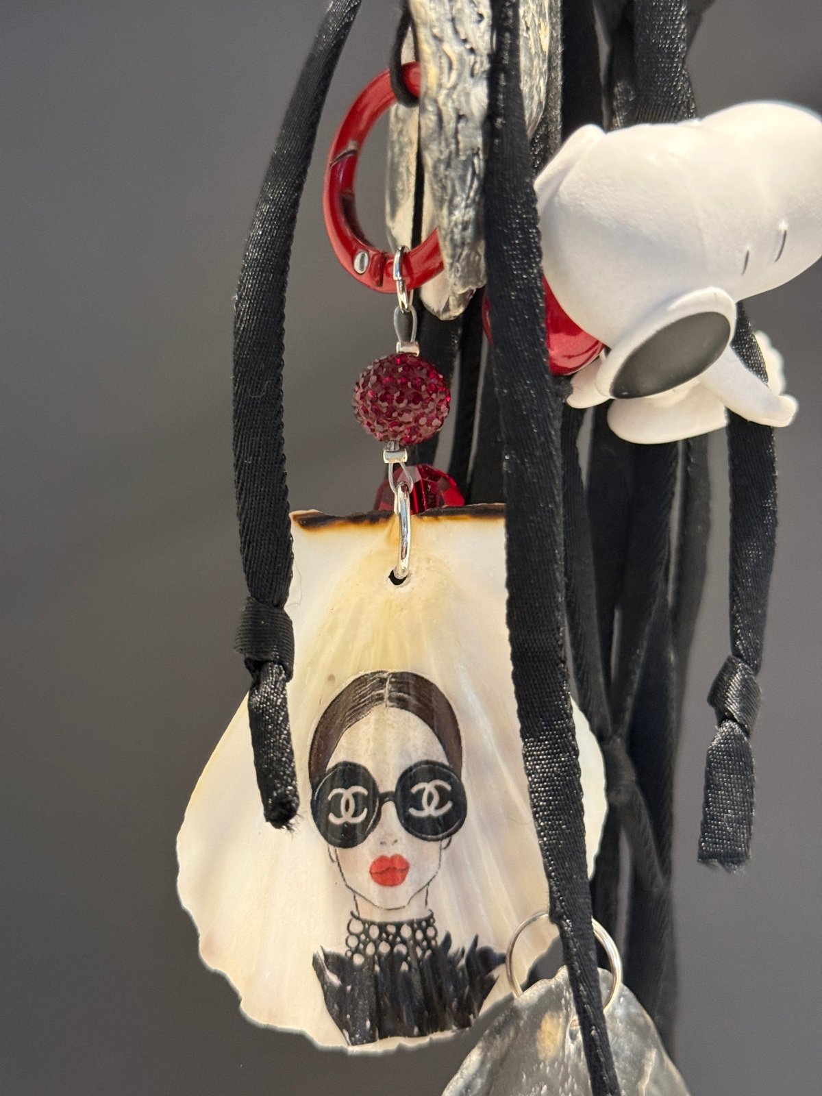 Handveredeltes Deko - Objekt: CLUNK™ – Red Lip Classic Thing • Taschen - Statement von ei - nzigartig