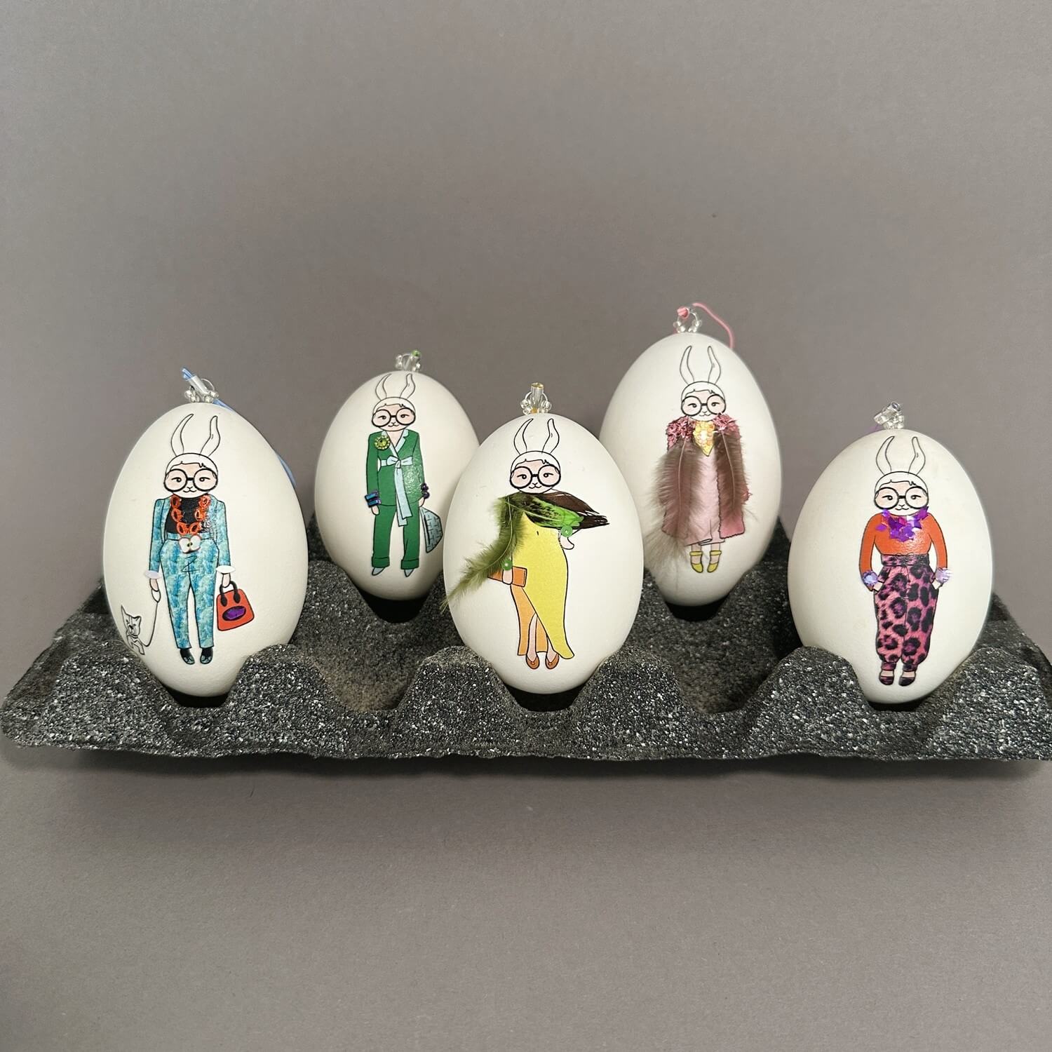Handveredeltes Deko - Objekt: Gänseeier "Eggspress Yourself", 5er Set von ei - nzigartig