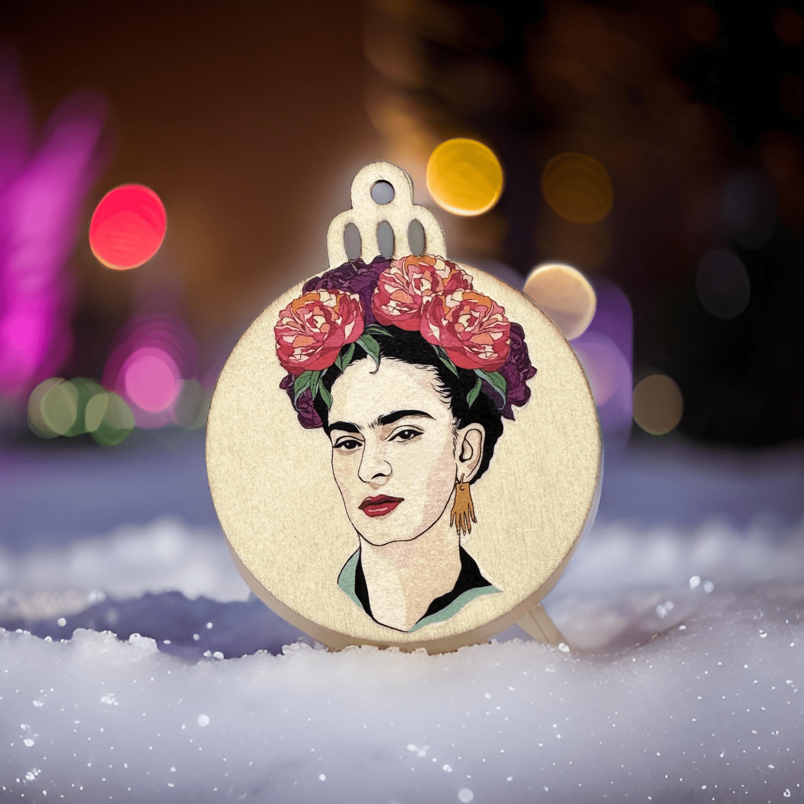Handveredeltes Deko - Objekt: Geschenk - Anhänger „Frida & Flowers“ von ei - nzigartig