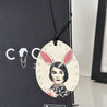 Handveredeltes Deko - Objekt: Holz - Anhänger „Coco Bunny“ von ei - nzigartig