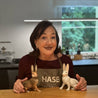 Handveredeltes Deko - Objekt: Laufender Osterhase zum Füllen, weiß von ei - nzigartig