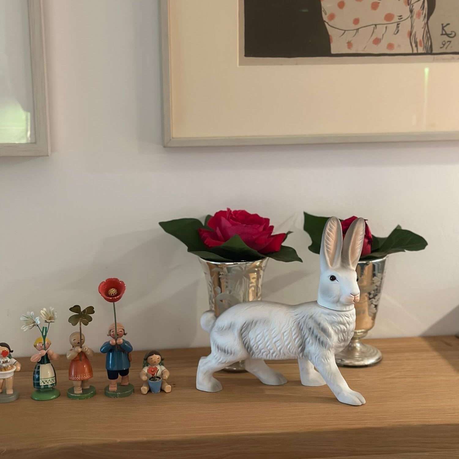 Handveredeltes Deko - Objekt: Laufender Osterhase zum Füllen, weiß von ei - nzigartig