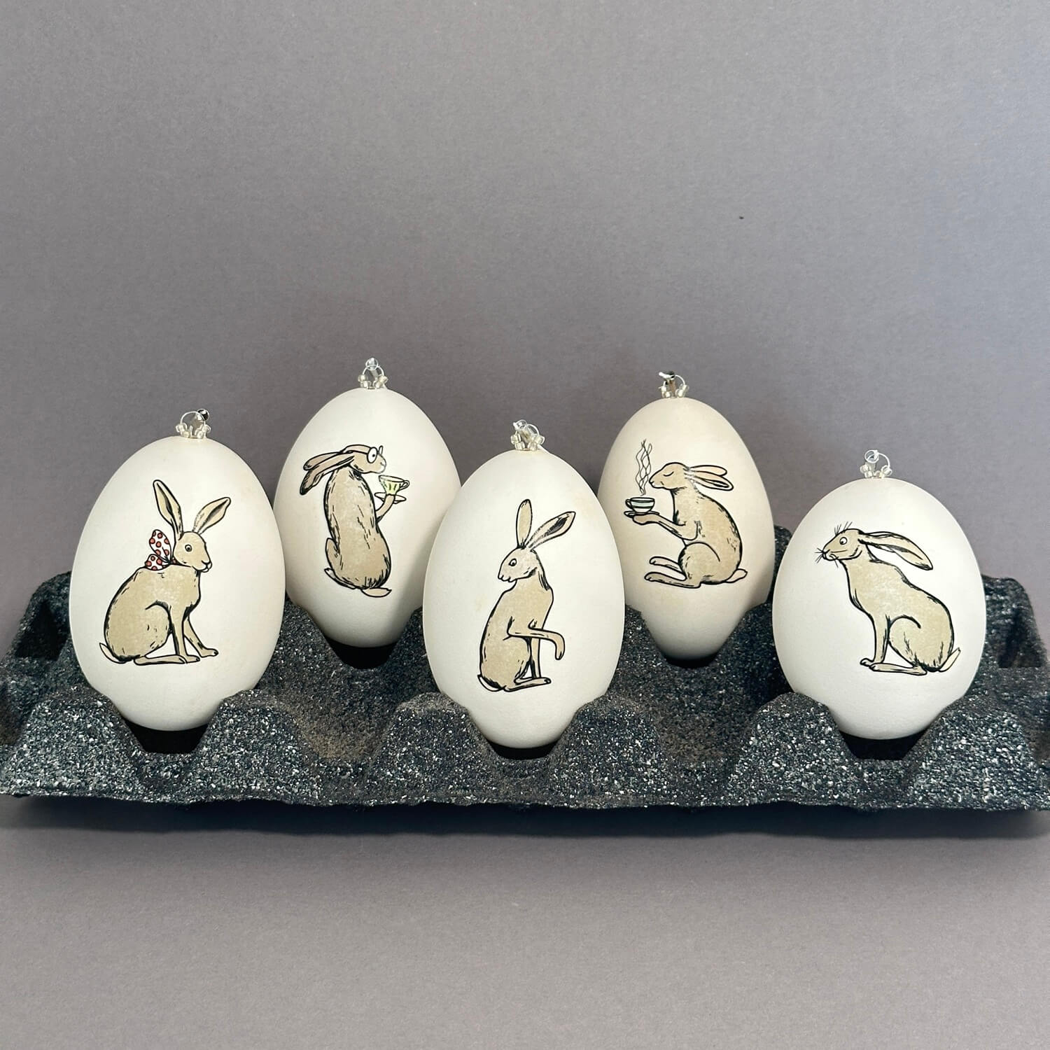 Handveredeltes Deko - Objekt: Lovely Bunnies, 5er Set Gänseeier von ei - nzigartig