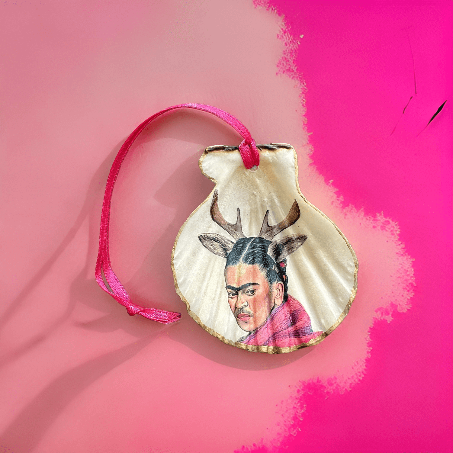 Handveredeltes Deko - Objekt: Mini - Muschel "Frida Deer" von ei - nzigartig