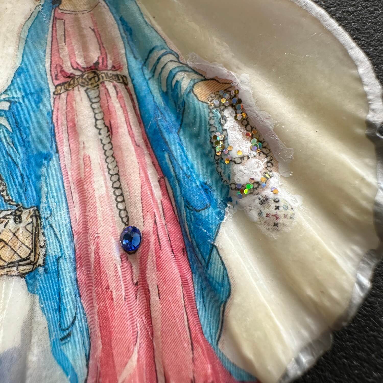 Handveredeltes Deko - Objekt: Mini - Muschel "Madonnista" von ei - nzigartig