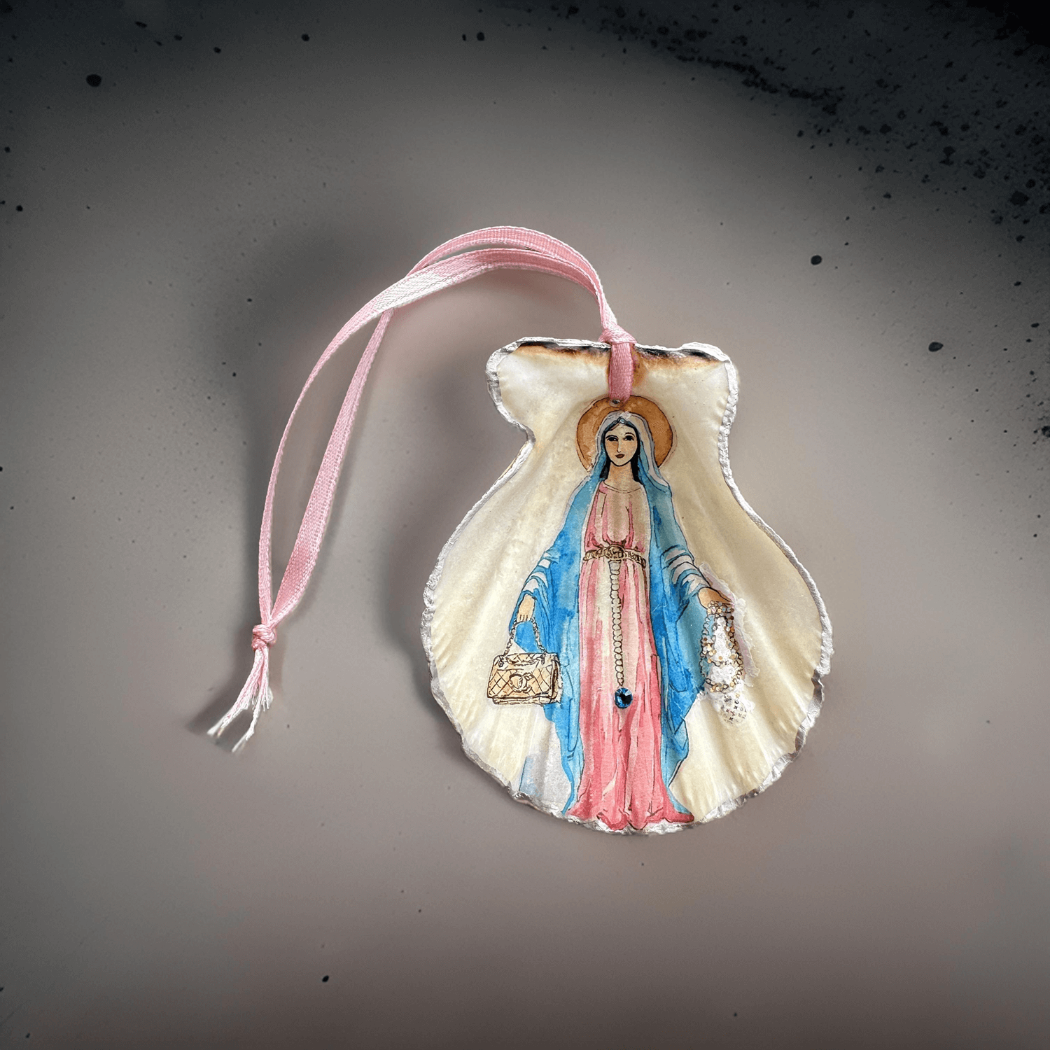 Handveredeltes Deko - Objekt: Mini - Muschel "Madonnista" von ei - nzigartig