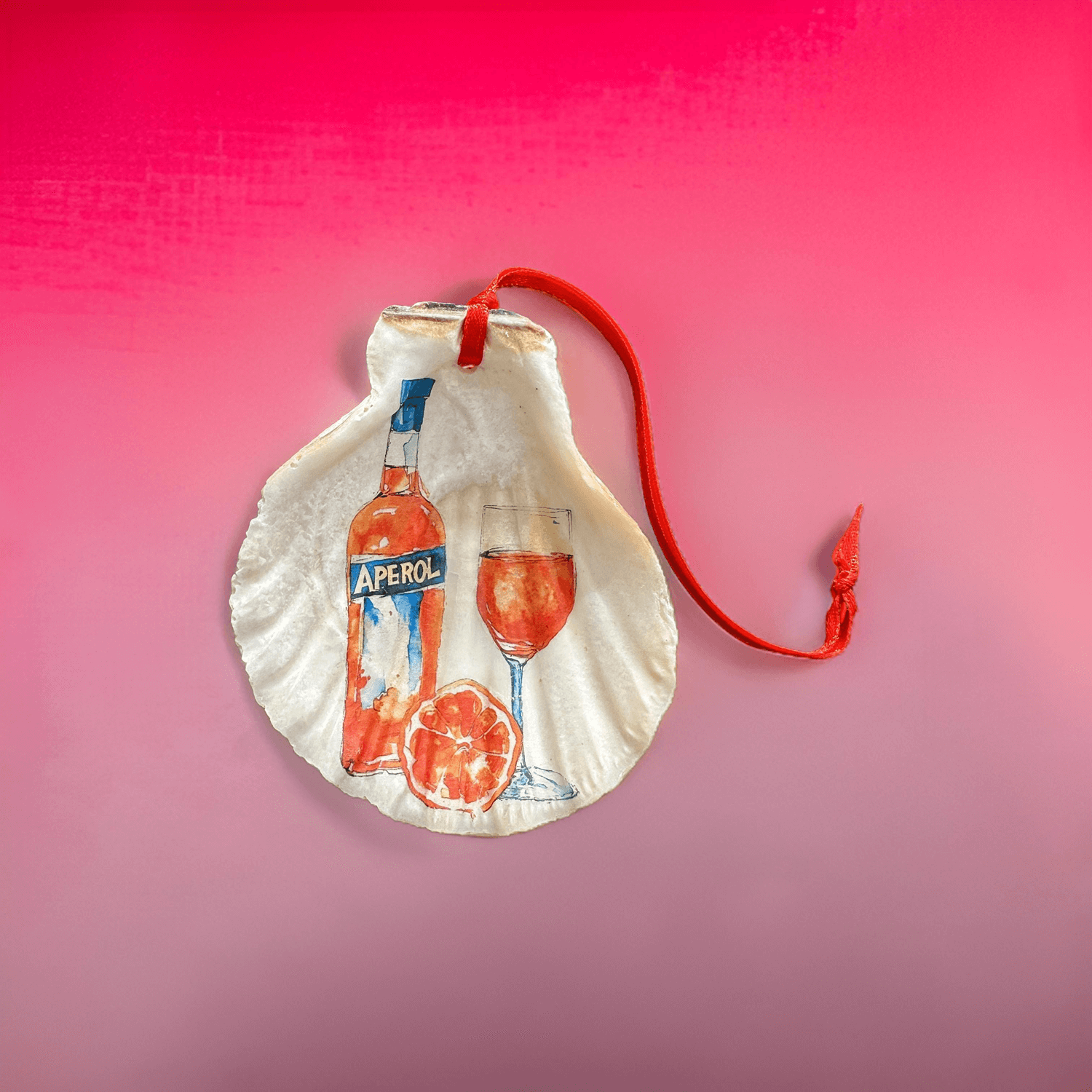 Handveredeltes Deko - Objekt: Mini - Muschel "Shell I drink Aperol today?" von ei - nzigartig