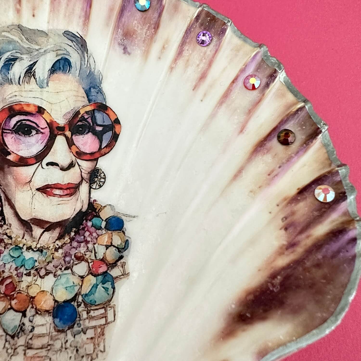 Handveredeltes Deko - Objekt: Muschel - Schale "Iris Aquarell", 2 Größen von ei - nzigartig