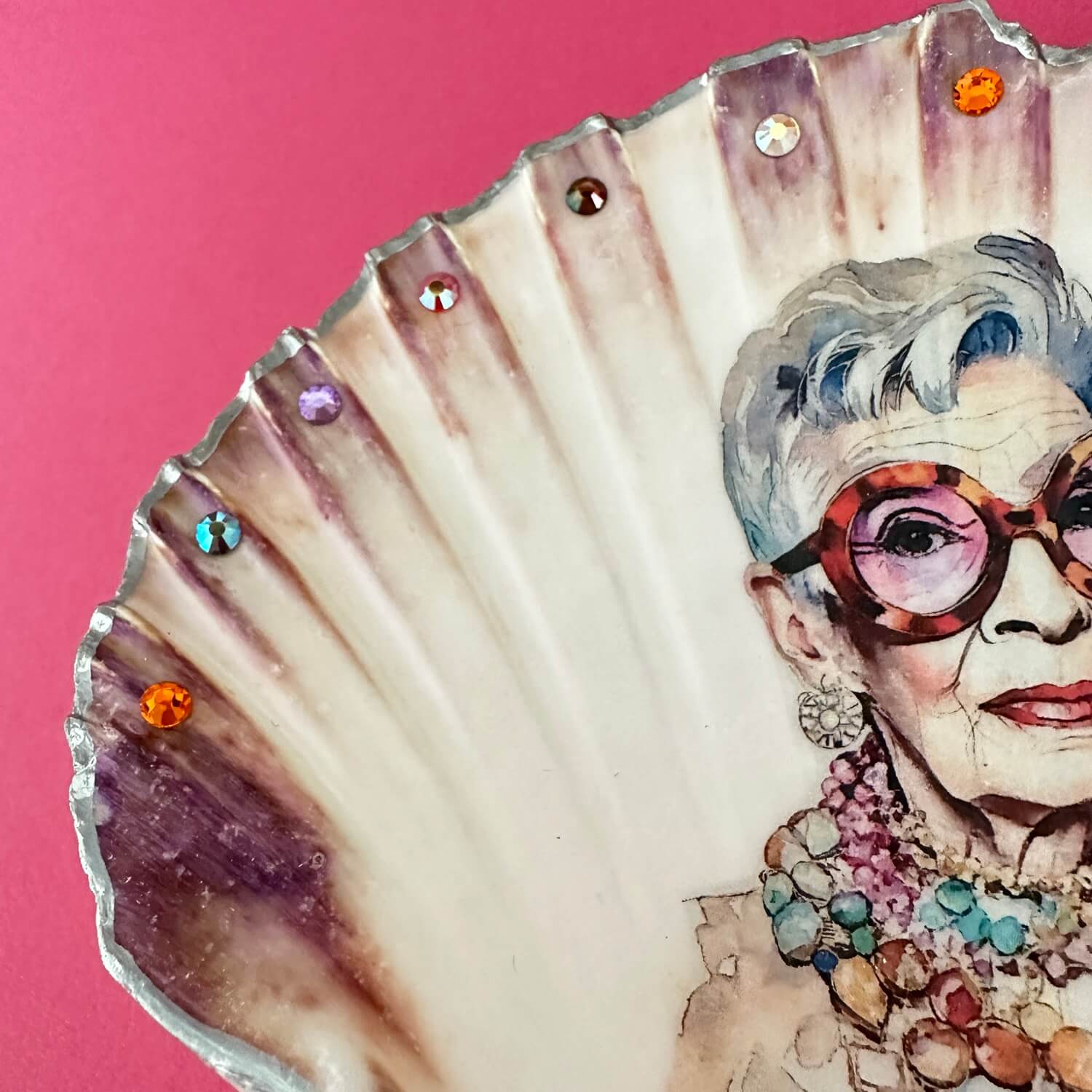 Handveredeltes Deko - Objekt: Muschel - Schale "Iris Aquarell", 2 Größen von ei - nzigartig