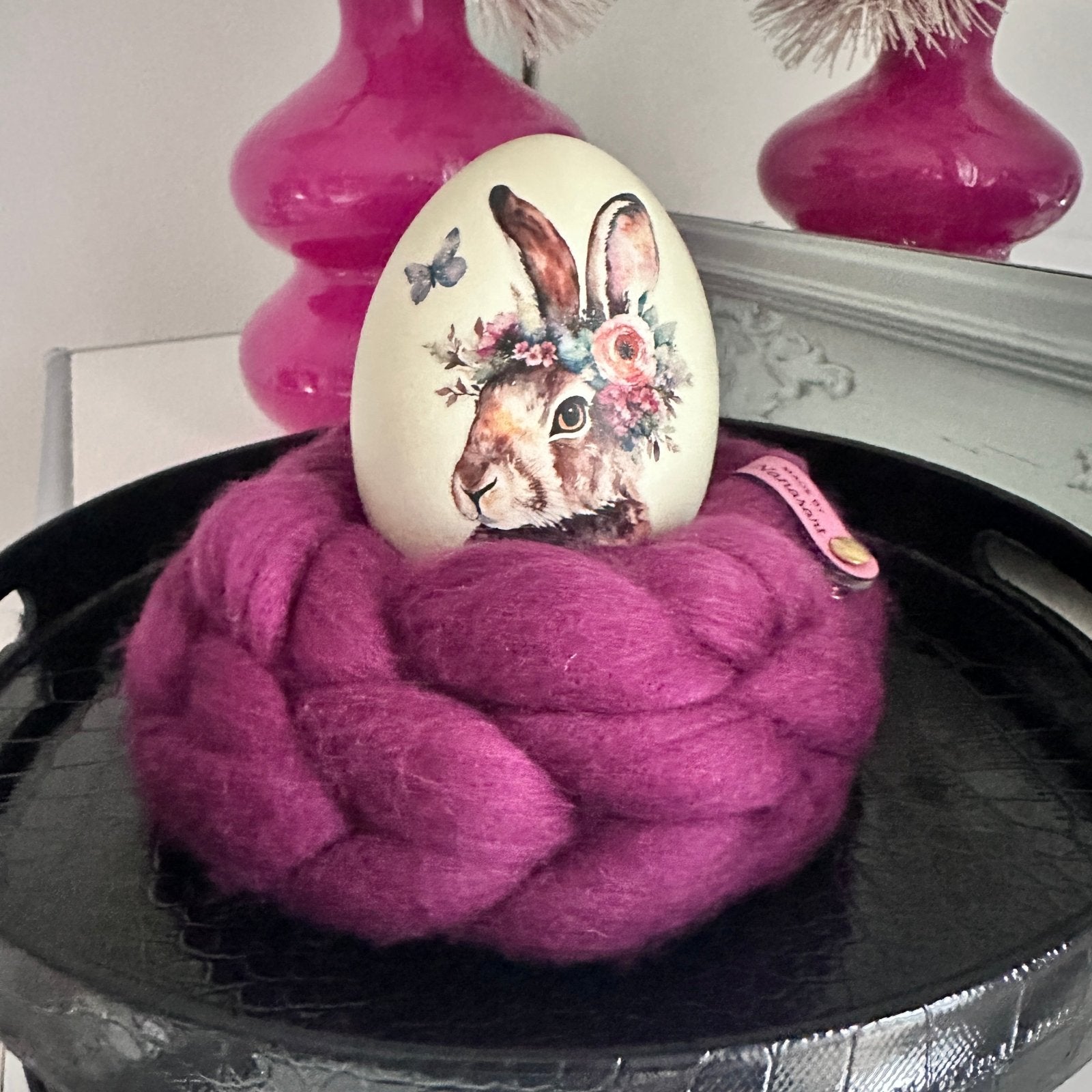 Handveredeltes Deko - Objekt: Nanduei: "Aquarell Bunny", inkl. Wollkranz von Nana´s Art von ei - nzigartig