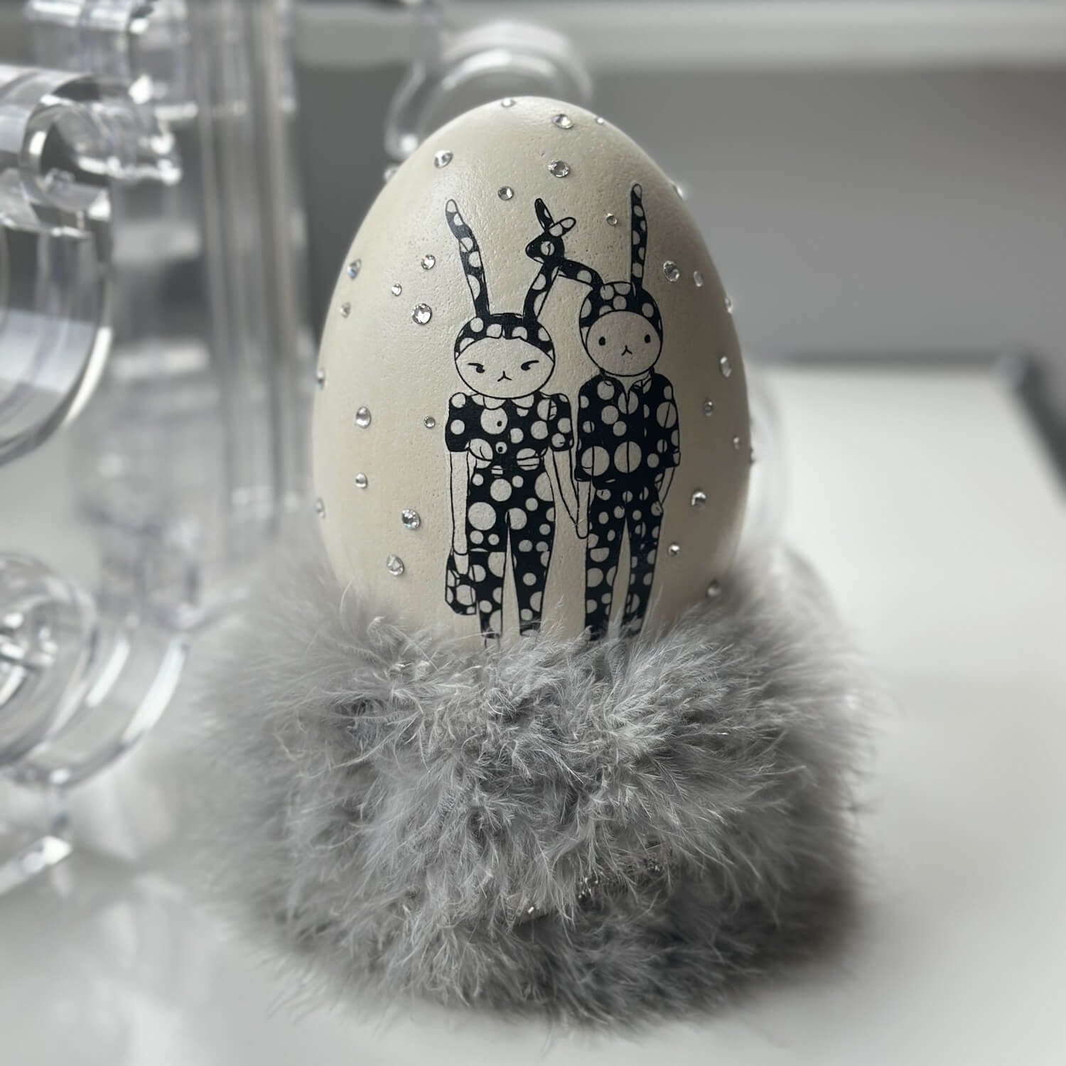 Handveredeltes Deko - Objekt: Nanduei: "In love with Dots", Basic & Glam von ei - nzigartig