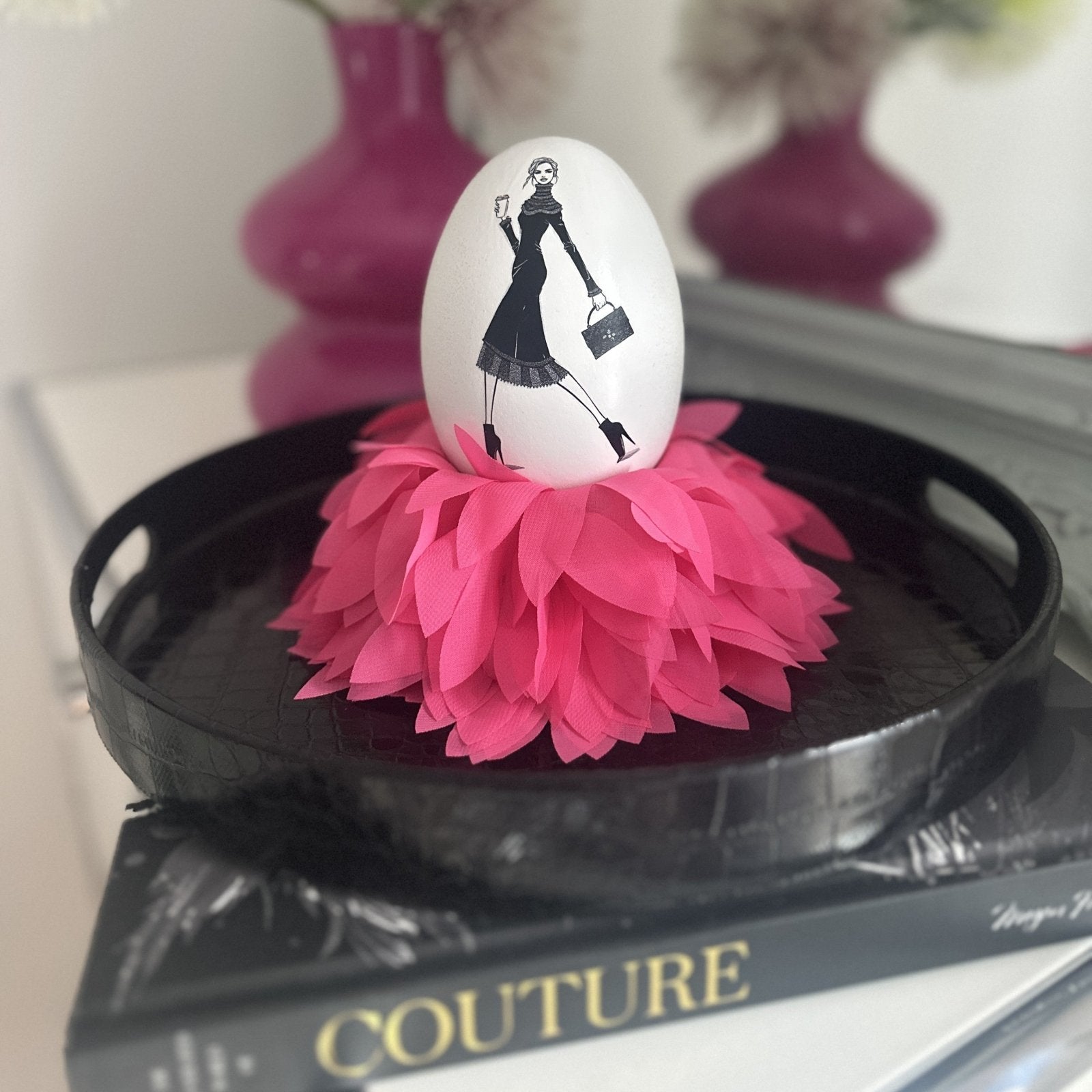 Handveredeltes Deko - Objekt: Nanduei "Valentine to Go", inkl. Chiffon Blüten - Thron von ei - nzigartig
