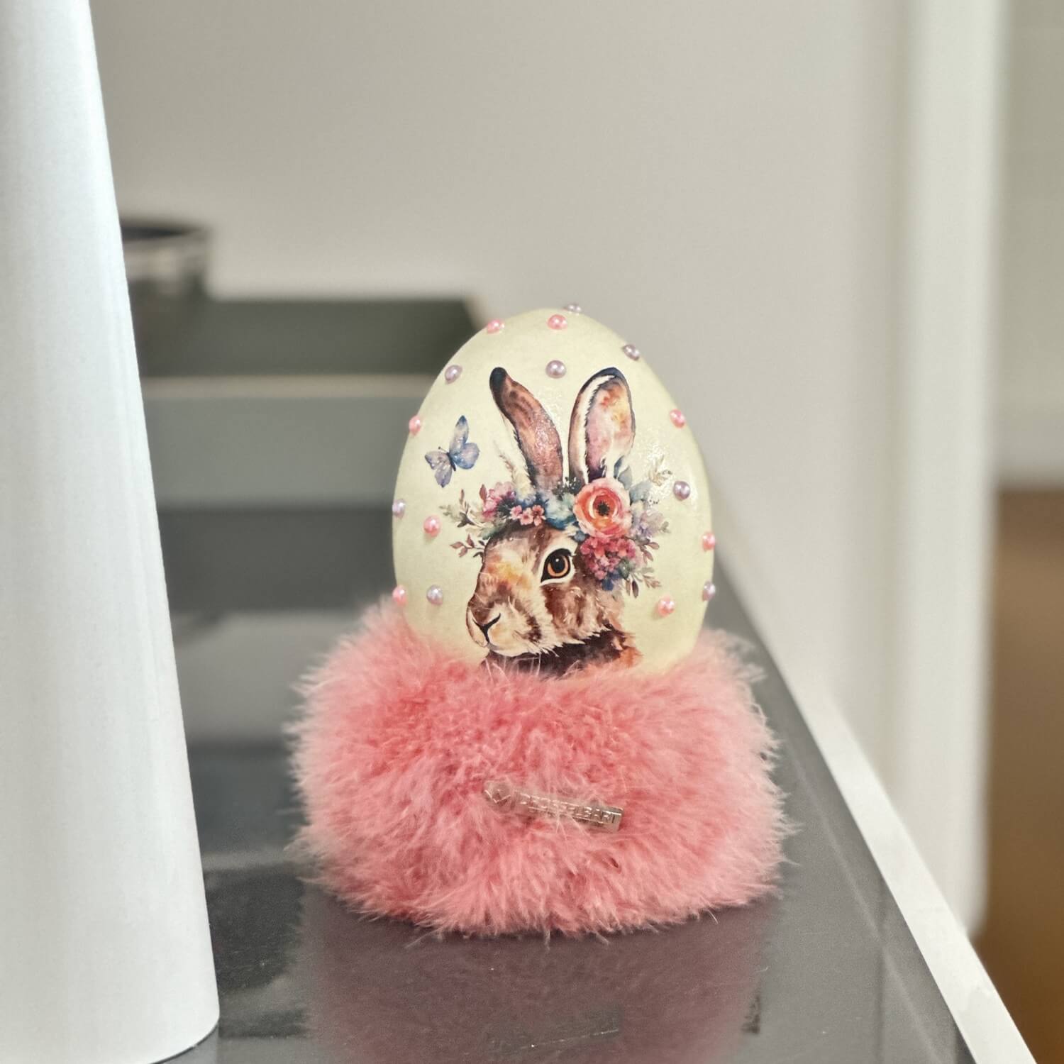 Handveredeltes Deko - Objekt: Osterei "Aquarell - Bunny" Basic, oder mit Perl - Cabochons von ei - nzigartig