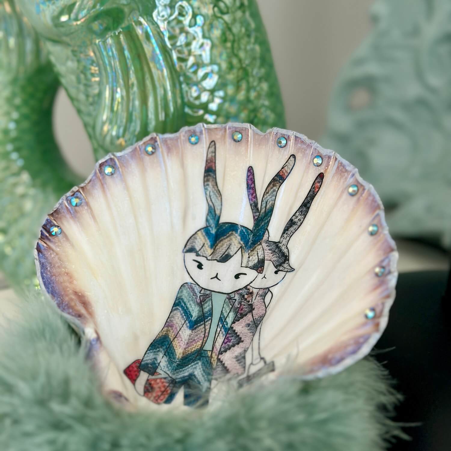 Handveredeltes Deko - Objekt: Schmuck - Schale "Girls on a Missoni", 2 Größen und Kantenvarianten von ei - nzigartig