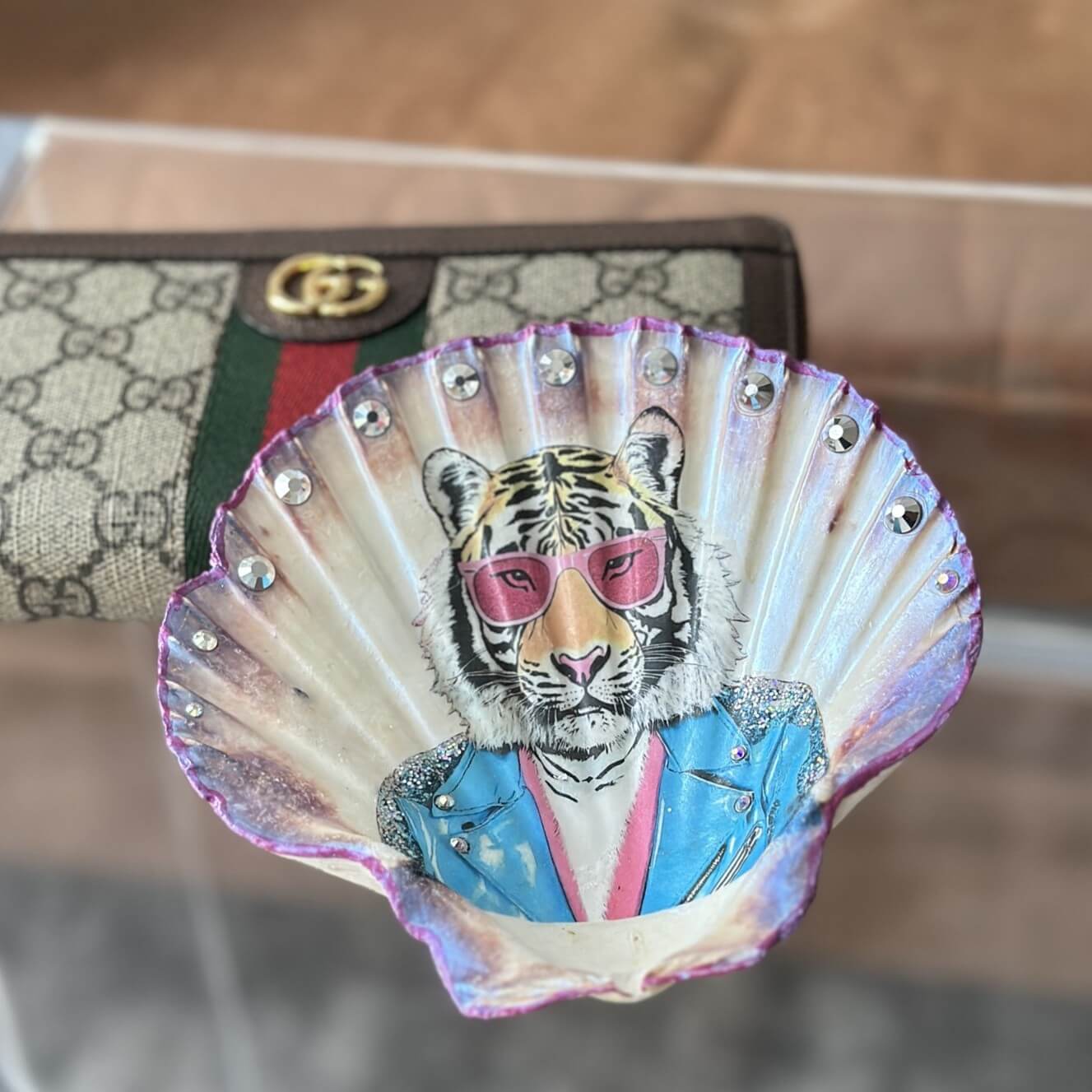 Handveredeltes Deko - Objekt: Schmuck - Schale "Roar Supreme", 2 Größen und Kantenvarianten von ei - nzigartig