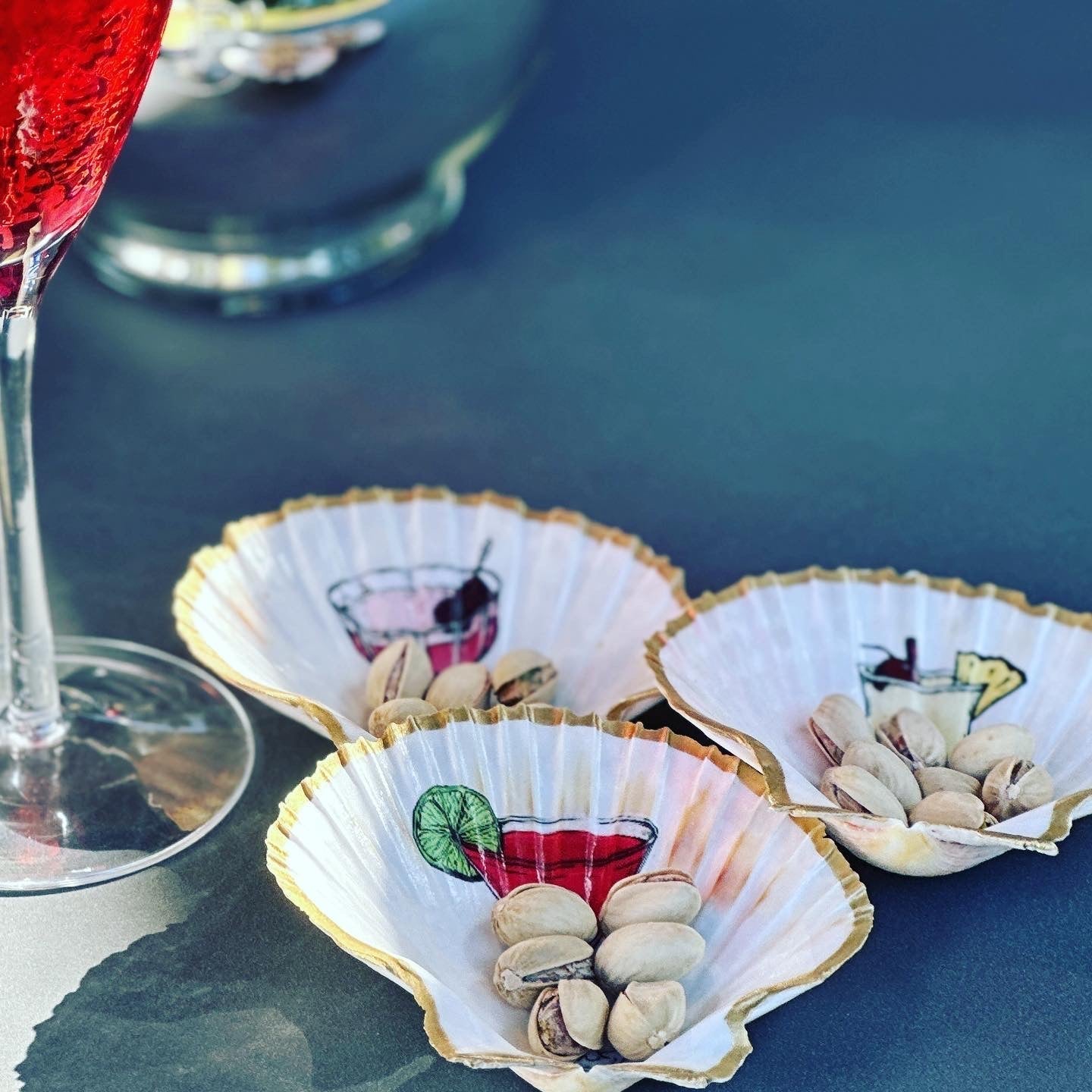 Handveredeltes Deko - Objekt: Snack - Schale "Clover Club", 2 Größen & 2 Kanten - Varianten von ei - nzigartig