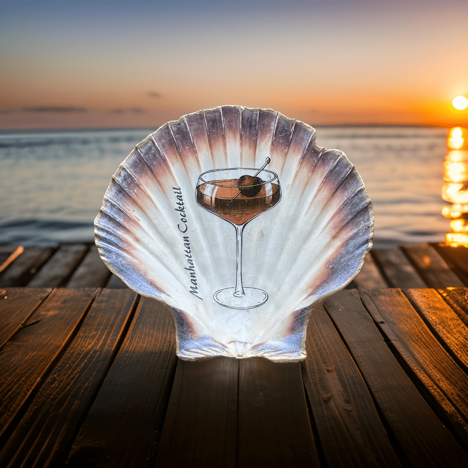 Handveredeltes Deko - Objekt: Snack - Schale: "Manhatten Cocktail" - mit oder ohne Rezept auf Muschel, 2 Kantenfarben von ei - nzigartig