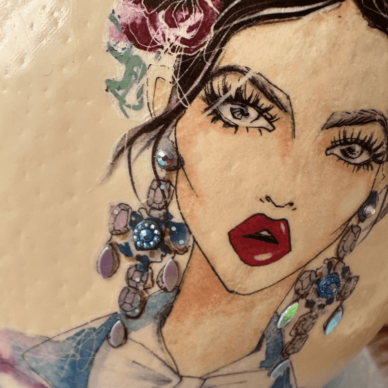 Handveredeltes Deko - Objekt: Straußenei "Beauty Statement", inkl. Recycled Pelz von ei - nzigartig