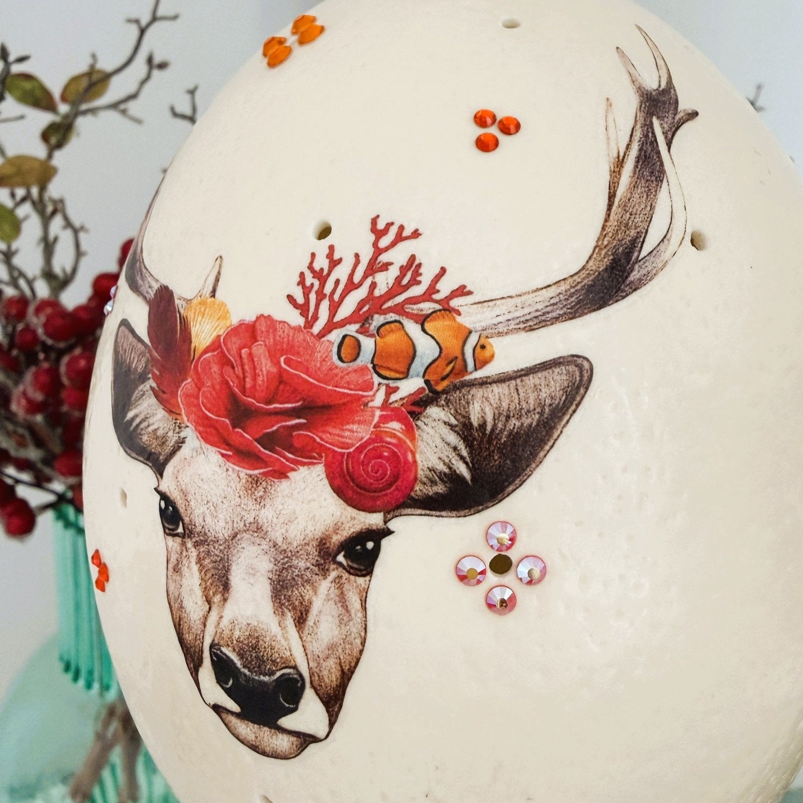 Handveredeltes Deko - Objekt: Straußenei - Leuchte "Alpen & Ahoi Hirsch", Tischlampe (unterschiedliche Modelle & Farben) von ei - nzigartig