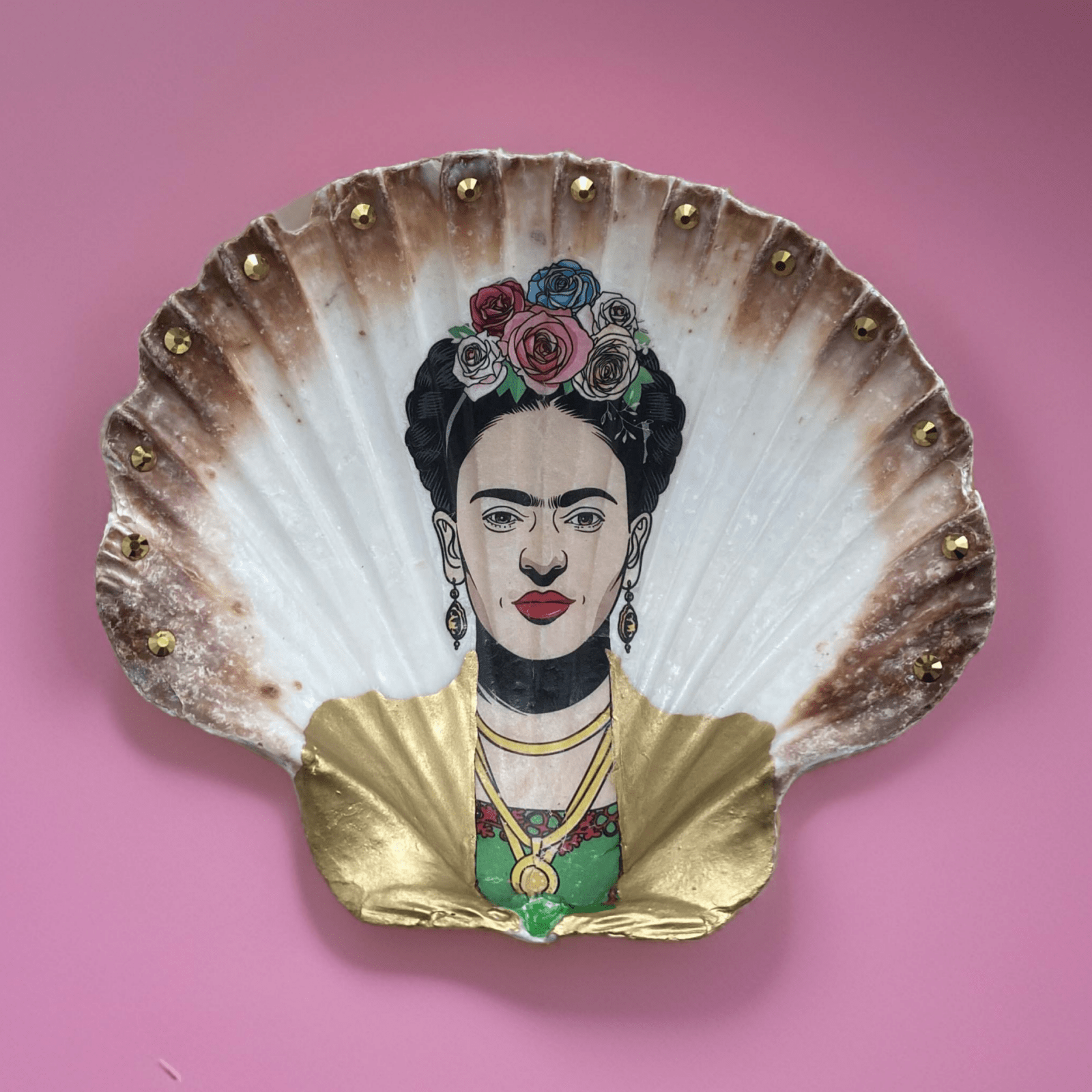 Handveredeltes Deko - Objekt: XL Muschel - Schale "Frida Metall" von ei - nzigartig