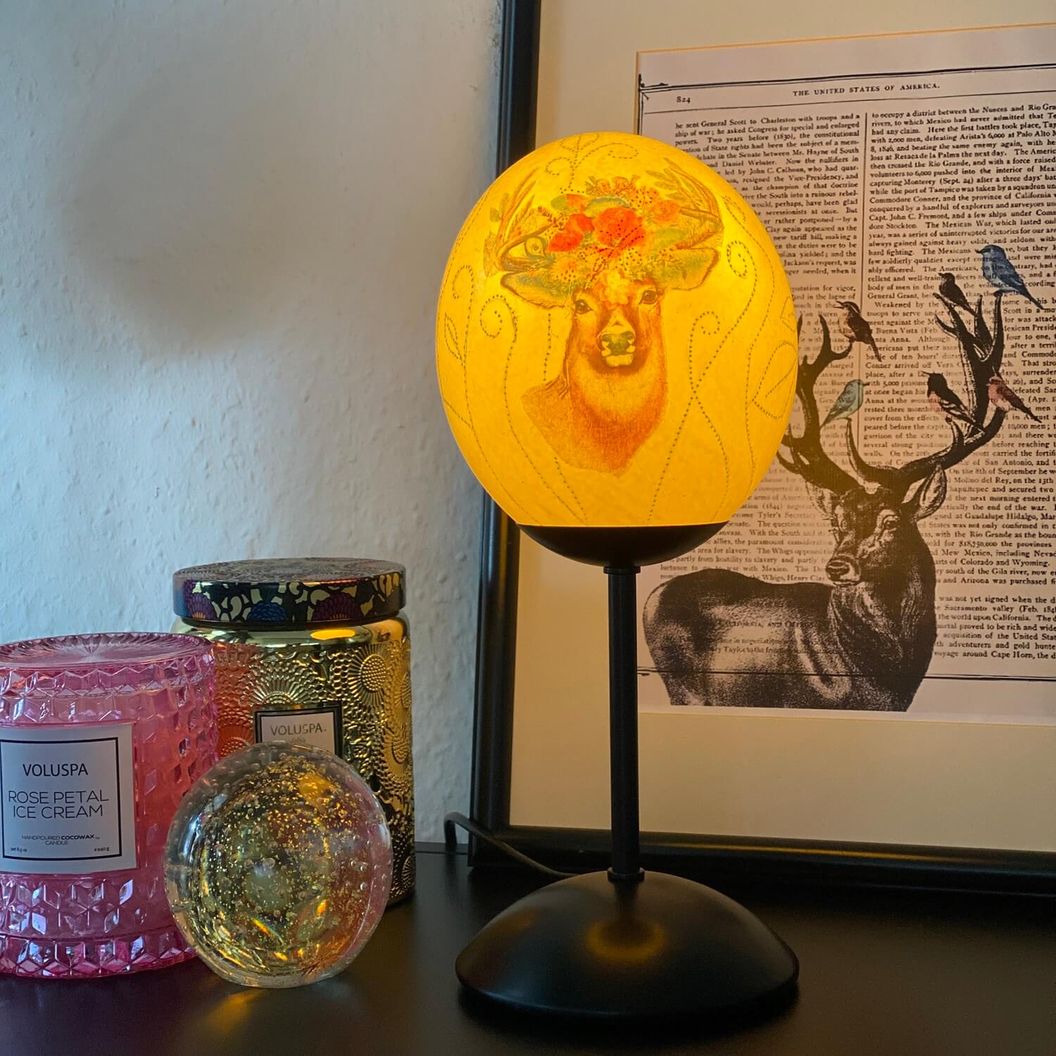 hubertus_blumengeweih_lampe_stil_an.jpg